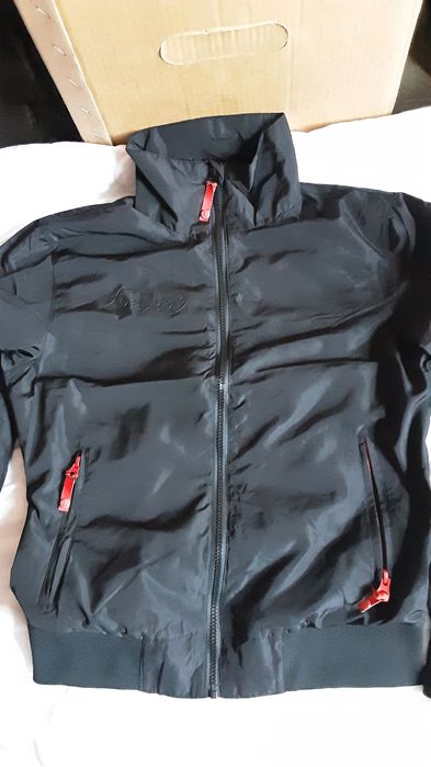 Geacă subțire neagră mărimea S Nou cu etichetă