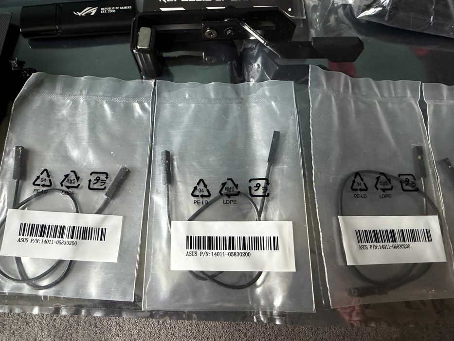 Accesorii ROG CrossHair X670E GENE ROG GEN-Z.2 Voltician Stickere