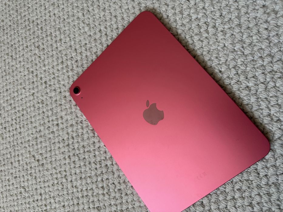 Продам  айпад А16 2025 год