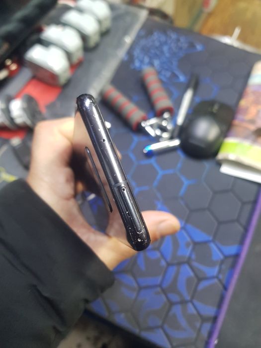 Samsung s10e продам