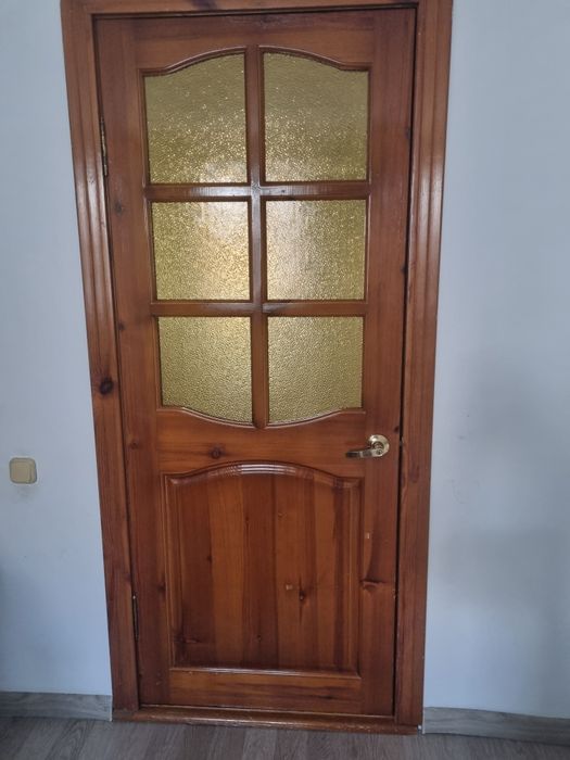 Продам двери межкомнатные
