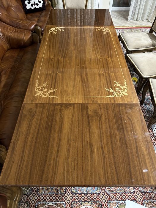 Продается стол