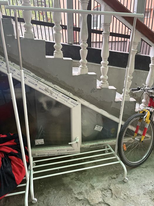 Stander haine metalic cu roți alb modern suport umerașe cuier mobil garderobă premium tare gros rezistent nu comparati cu cele mici sau subtiri