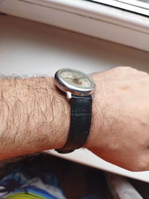 Продам часы механические.