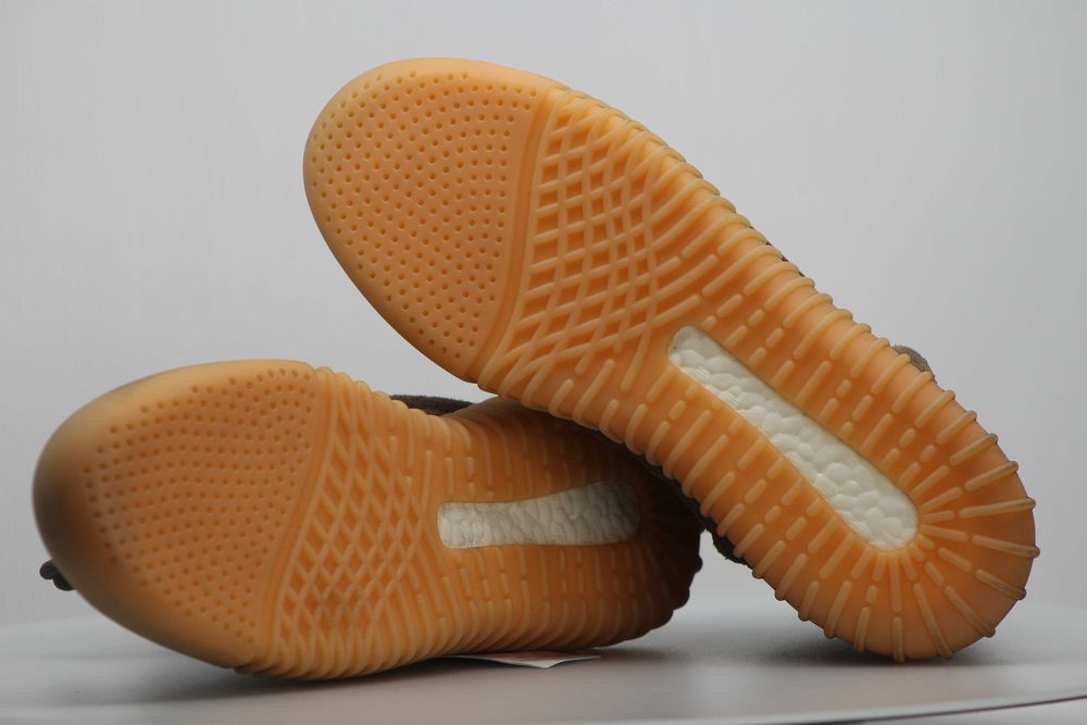 Yeezy Boost 750 Light Brown Gum size UK8 EU42 NEW