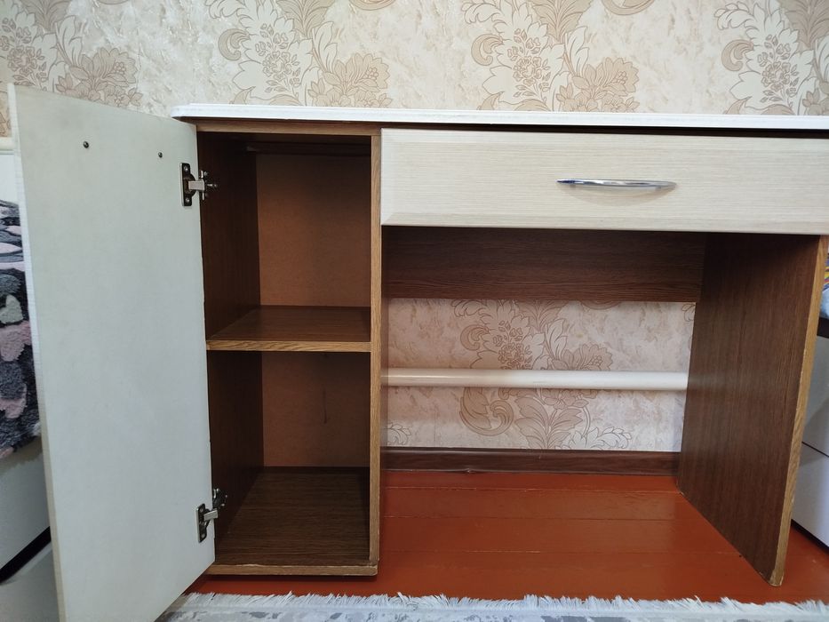 Продам письменный стол