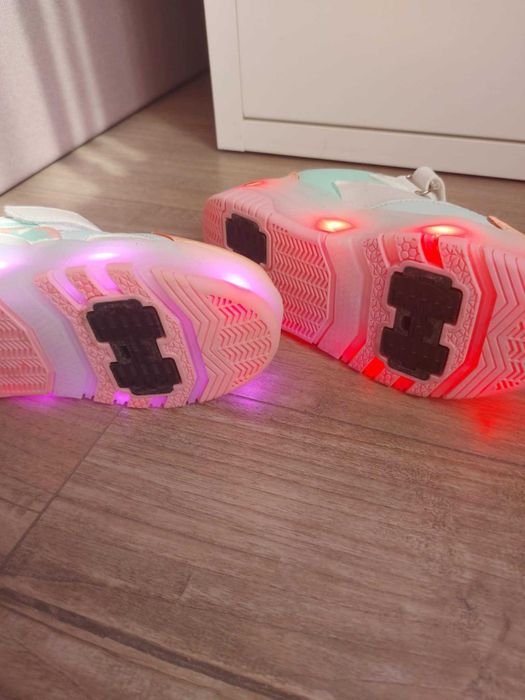 Детски обувки с колелца