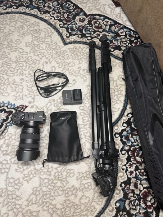 Sony a7cii + объектив 24-105 + 2шт батарейка + зарядка + штатив