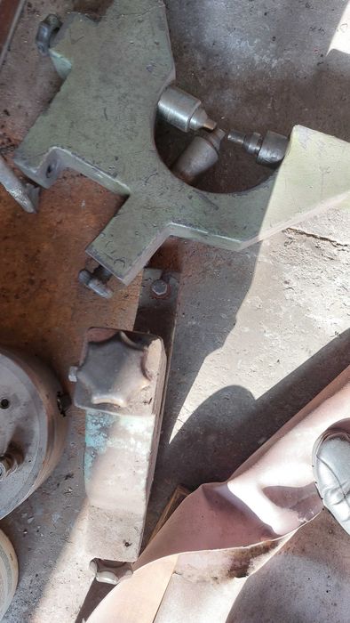 Абразиви,въздушна група,патронници,опори за стяги,люнети