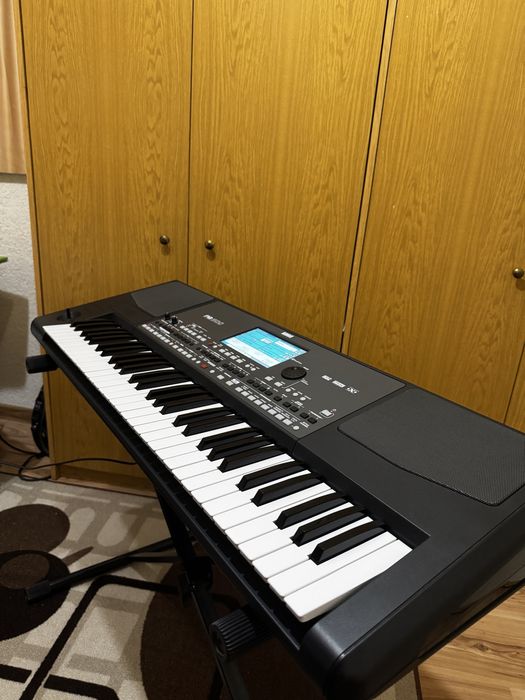 Korg pa600 в отлично състояние