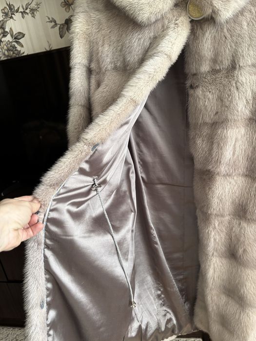 Продам норковую шубу.