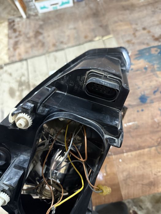 Фара приора 1 левая оригинал бош