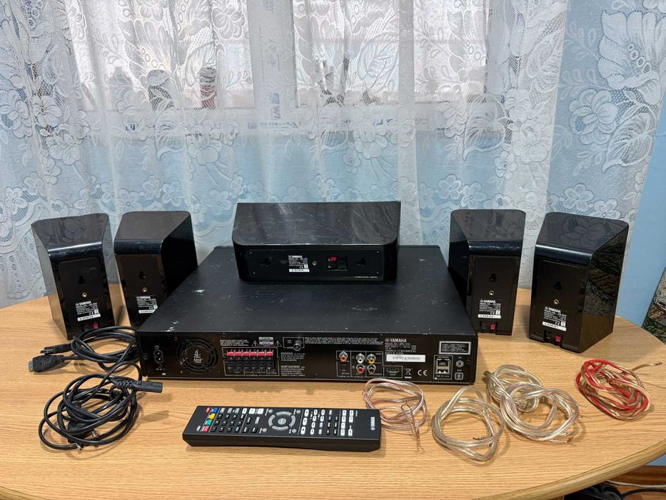 Amplificator-AV recivier,YAMAHA 5.1-USB,Blu-Ray,internet,telecomanda