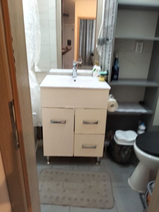 Închiriez apartament cu două camere!!!
