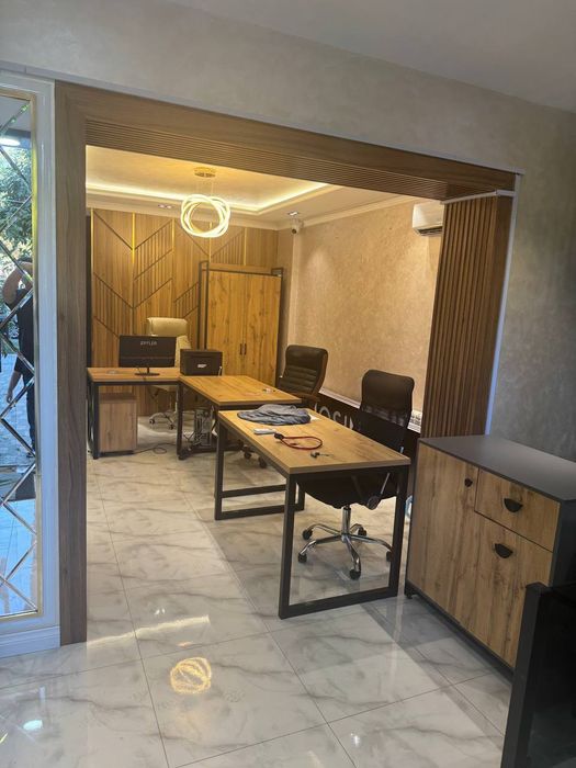 Срочно прадайутса нежилой лисинова первый линя