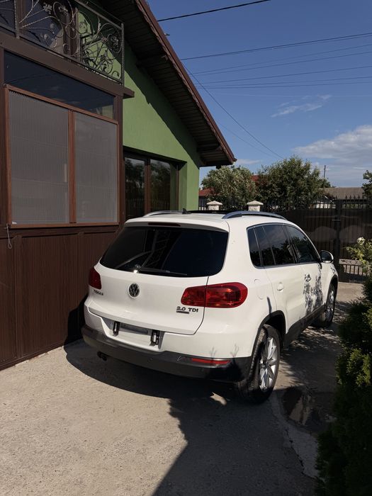 Volkswagen Tiguan Highline 2.0 TDI 140 CP DSG 4Motion | Panorama | Bi-Xenon | Park Assist