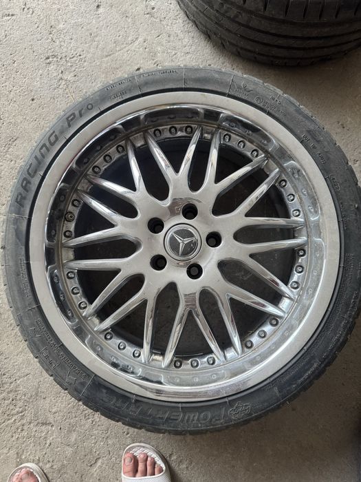 265/30 ZR19 rest