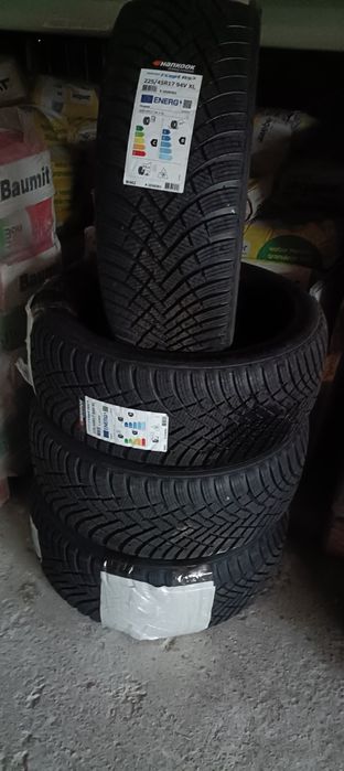 Vând anvelope iarna 225/45R17 94V XL