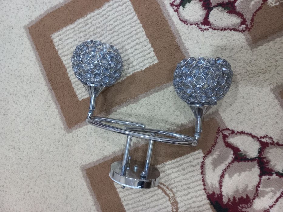 Продам люстру двухрожковую