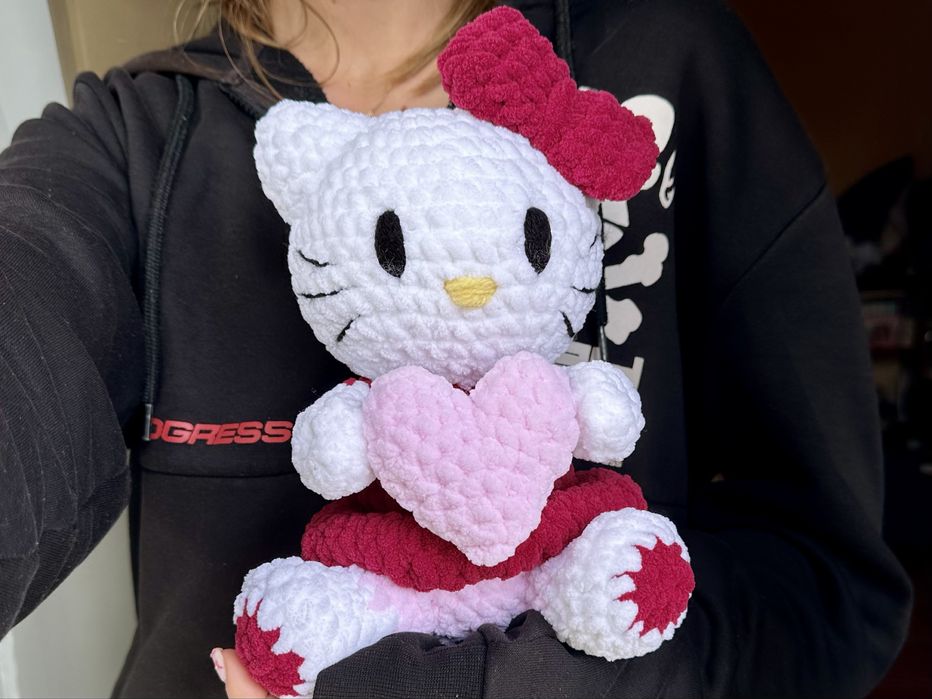 Hello Kitty- плетена играчка, амигуруми