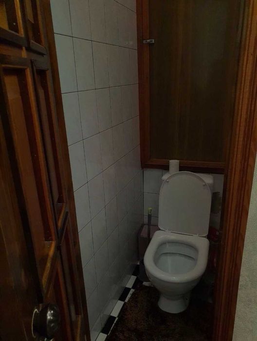 Юнусабад 15 кв 3-хона 2-этаж/4. Не Торец Туркистон метро 300м. Срочно