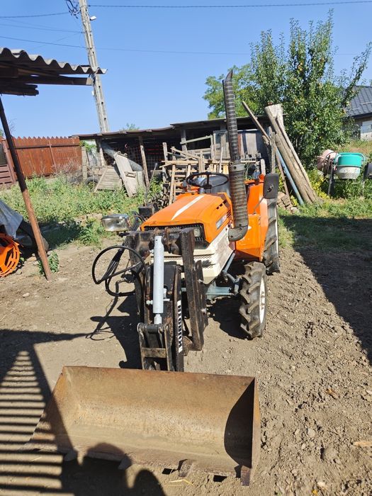 Vând tractor Kabota B1600