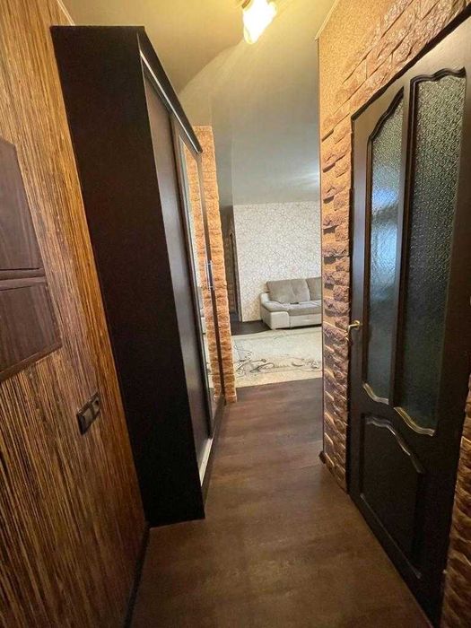 продается 3 комн квартира