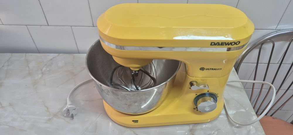 Mixer cu bol Daewoo