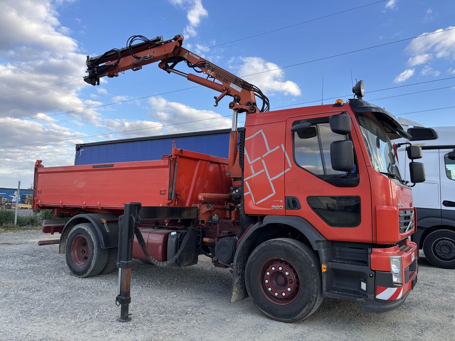 Volvo basculabil cu macara