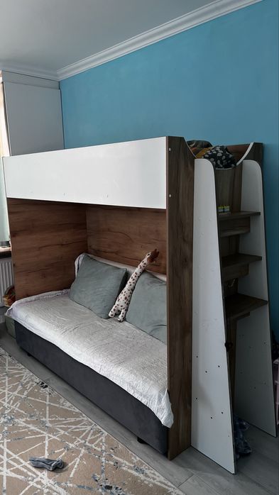 Продам двухяростную кроватку