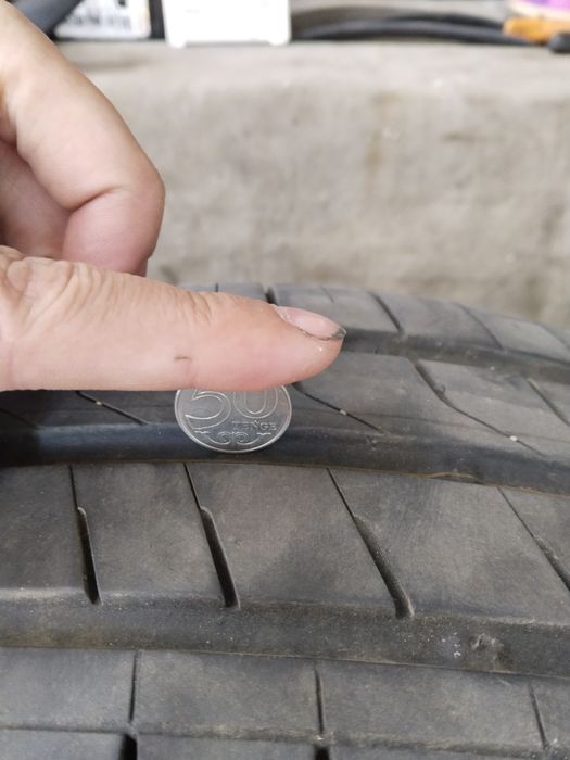 Продам резинуна автомобиль Ларгус