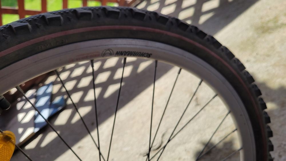 Vind bicicleta cu roti pe 26