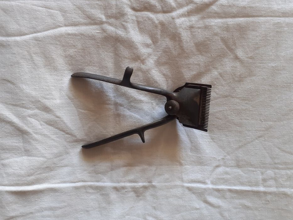 Mașină de tuns veche