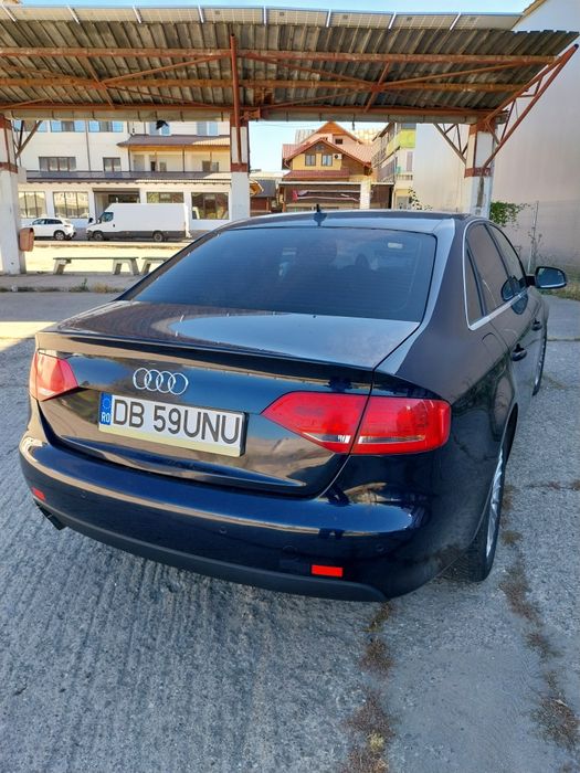 Vând Audi A4 model B8