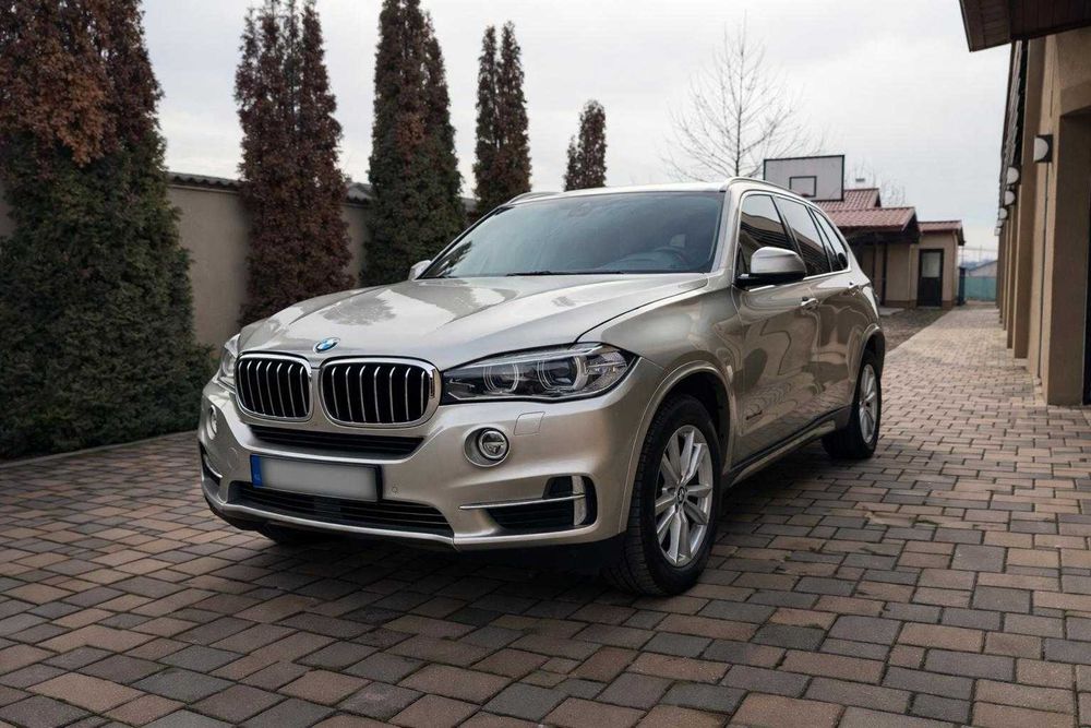 BMW X5 xDrive30d F15, 258 CP, Istoric BMW, Panoramic, Harman Kardon