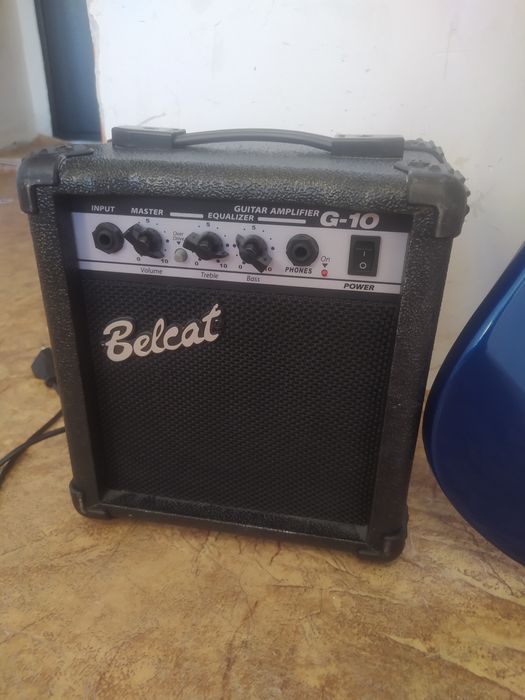 Продается гитара и комбик