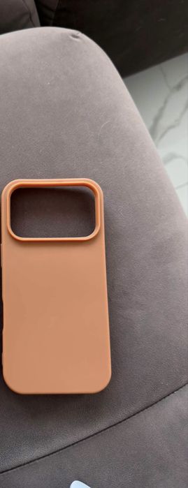 Калъф Iphone 17 pro и Iphone 14 pro с връзка