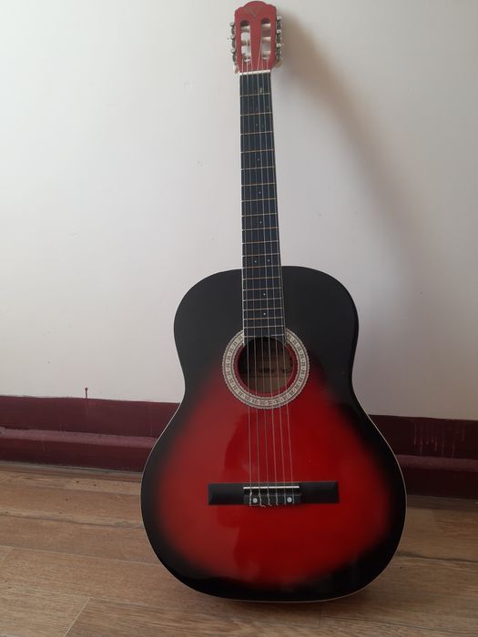 New Gitara classik neylon 39 chexoli bilan