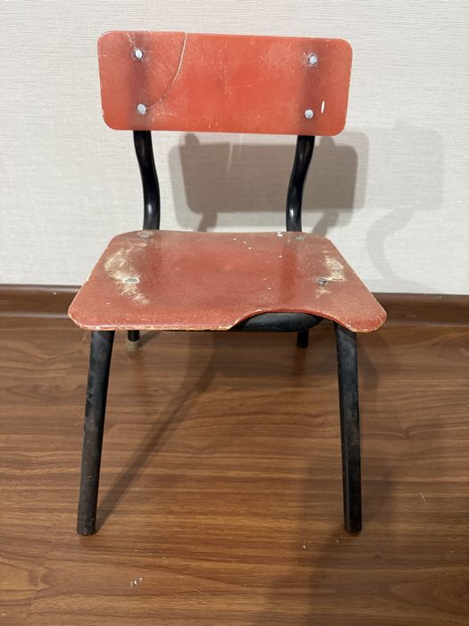 Стульчик маленький детский б/у