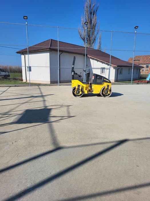 Închiriez  Cilindru compactor