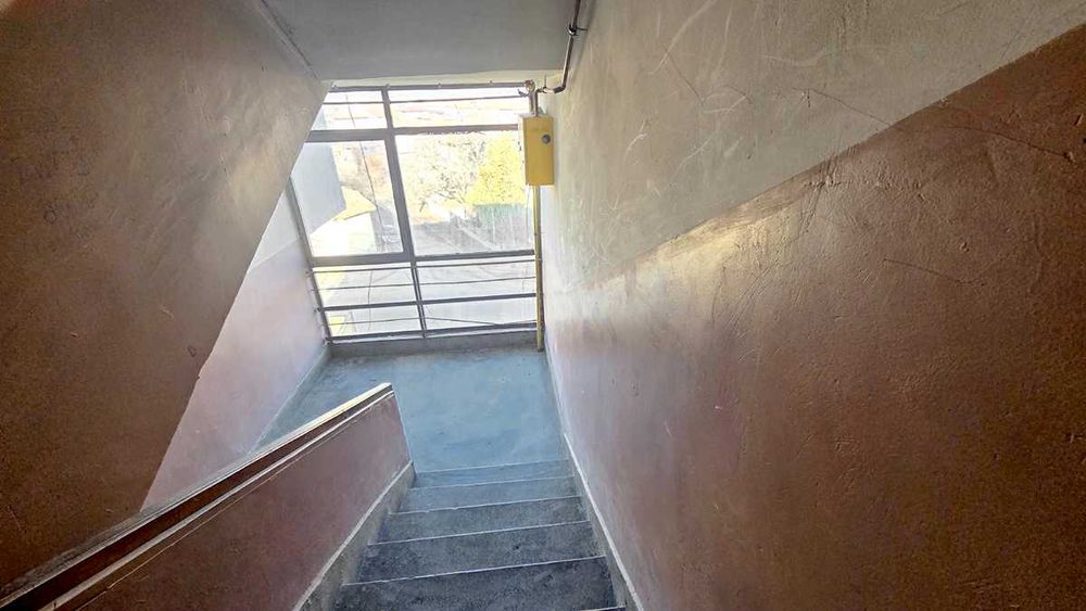 Четиристаен апартамент в Елин Пелин