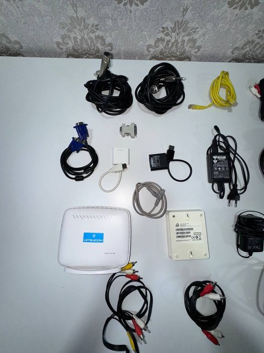 Многофун. адаптер USB C, модем Uztelecom и EVO, адаптеры, кабели  16шт
