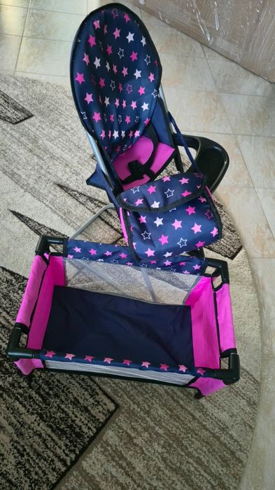 Set Complet Accesorii Păpuși: Scăunel de Masă, Pătuț și Geantă – Model