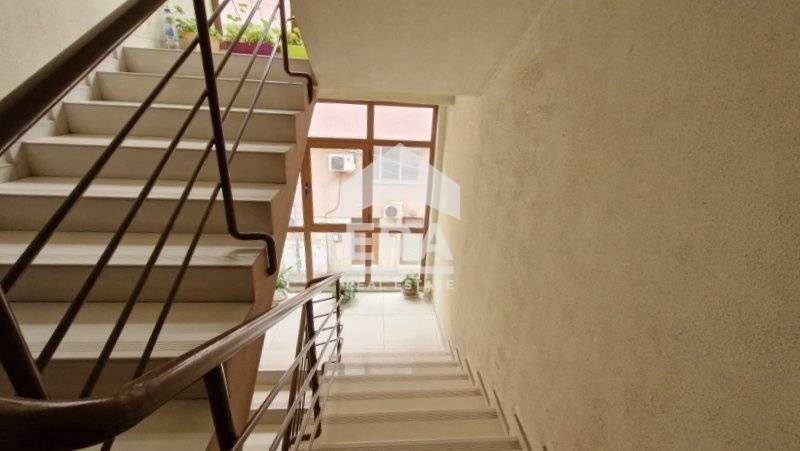 Дава се под наем Двустаен апартамент в Варна, Колхозен пазар - 65 кв.м за 448.8 € - Снимка #9