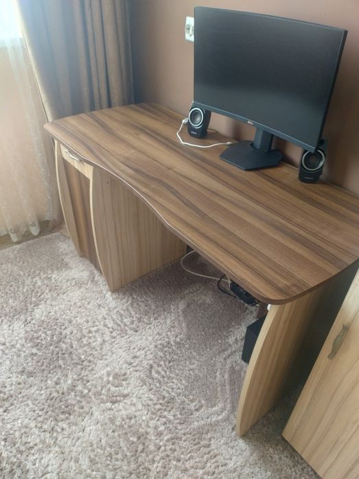 Ученическо компютърно бюро 130×57 см.