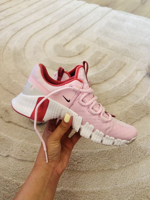 Розови Маратонки Nike Metcon