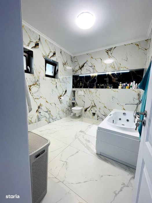 Casă de vânzare – 6 camere P+M, Haieu