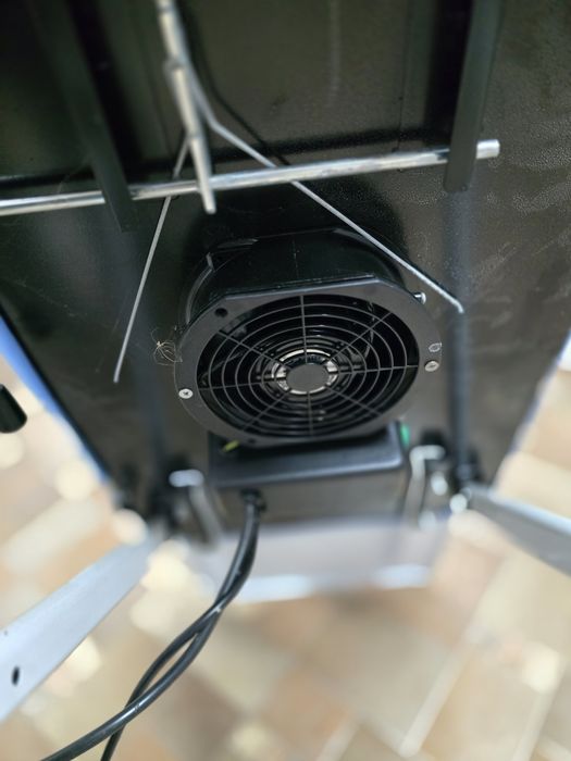 Masa de calcat cu ventilare profesionala
