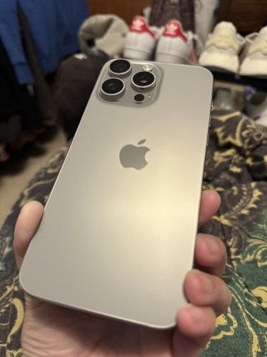 Продам айфон/iphone 15 pro max
