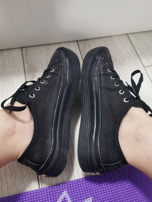 Adidași Tommy Hilfiger, 38, dama